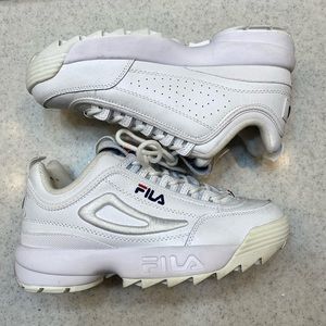 white fila disruptor